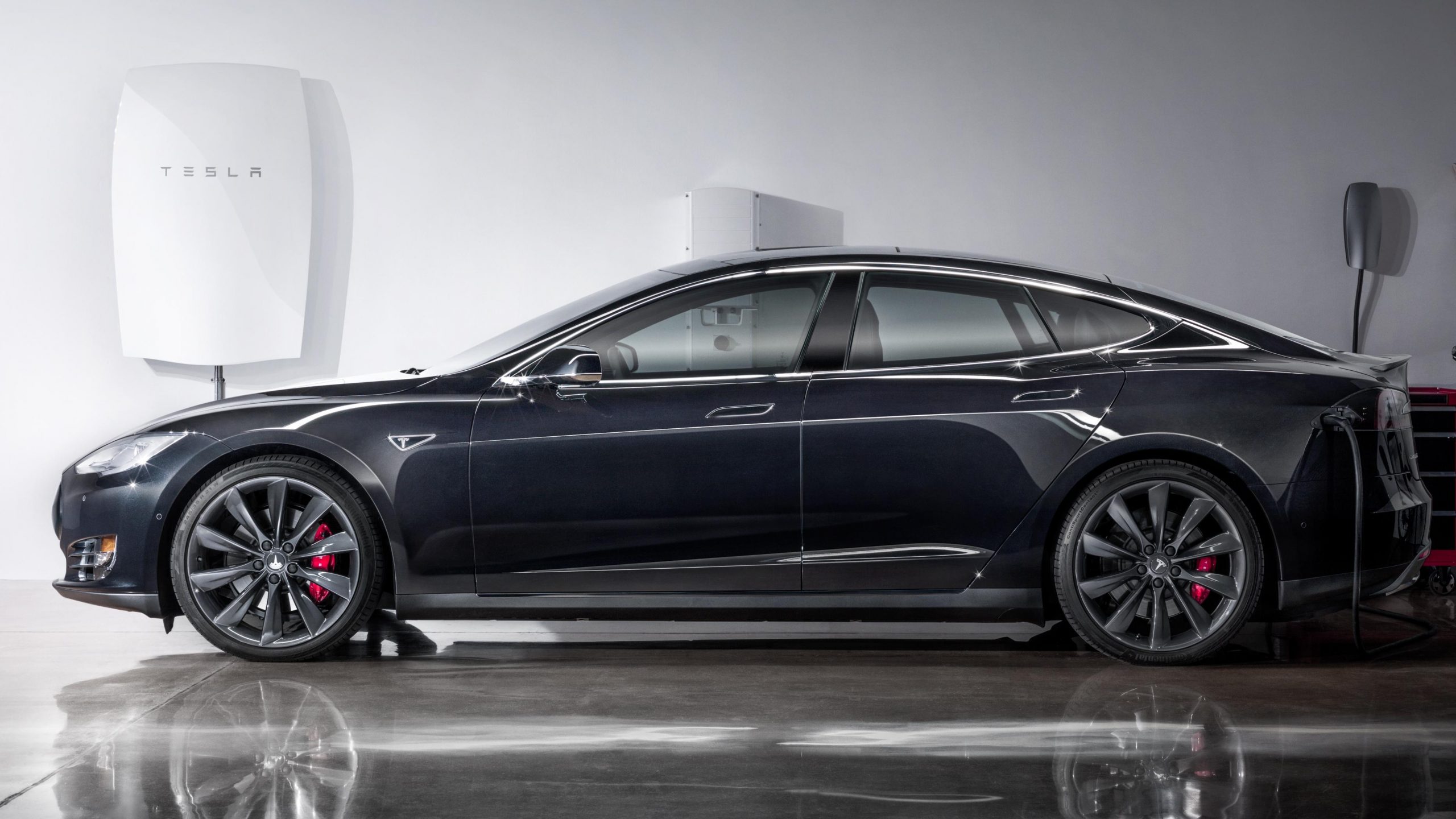 Tesla Disables Features of Used Model S, Asks for $4,500
