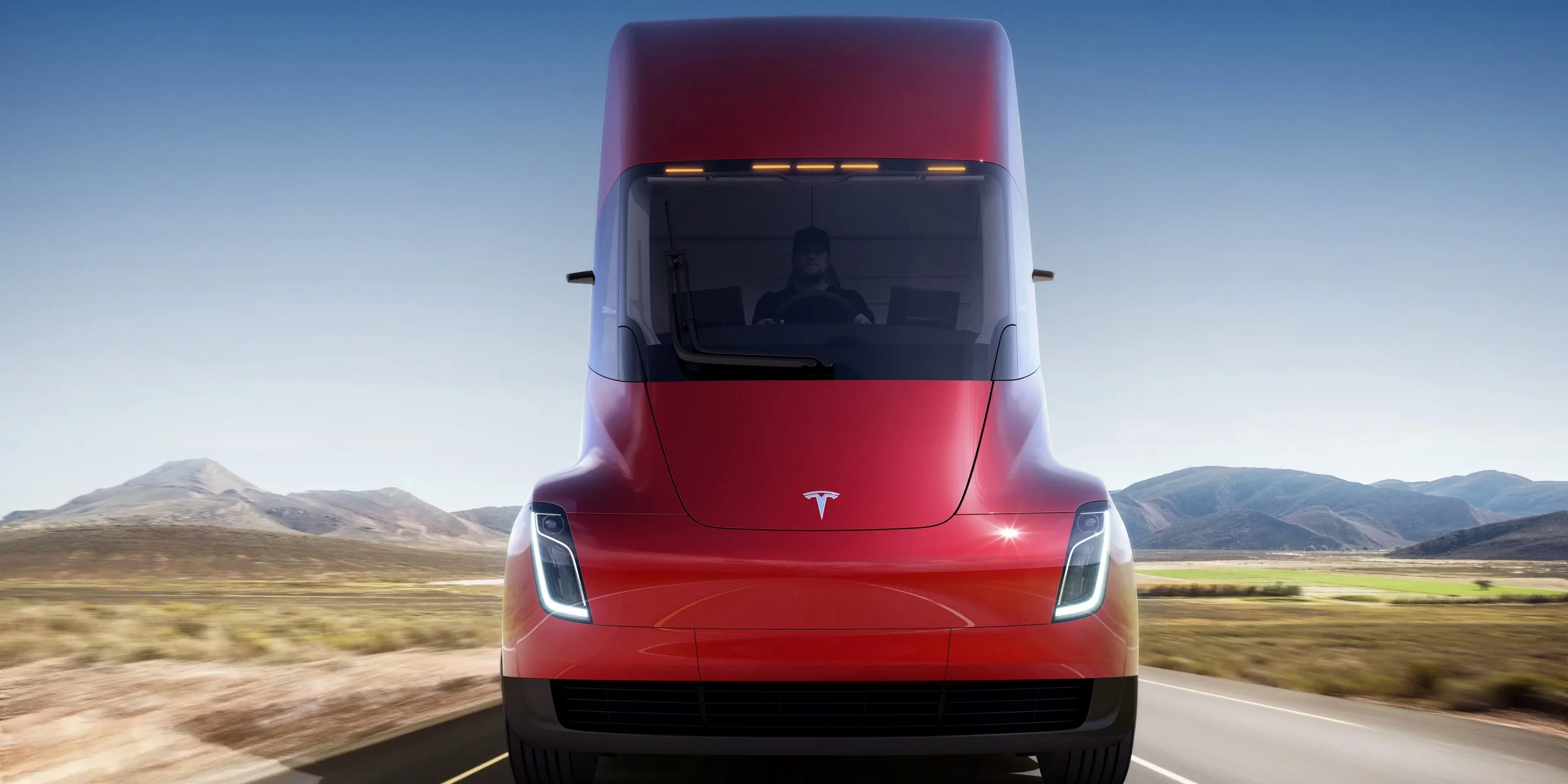 Tesla Starts Delivering Semi Trucks to Customers